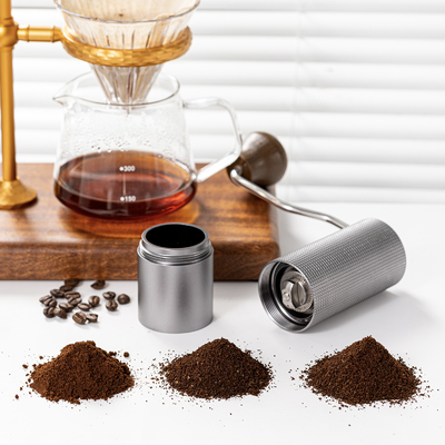 Mini molinillo de granos de café Manual de mano para acampar mango de madera respetuoso con el medio ambiente Metal