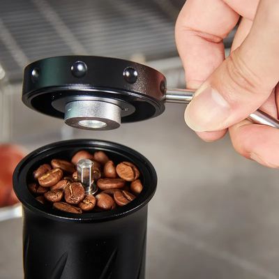 Capa manual de Single Dose Titanium de la amoladora de los granos de café del cuerpo cónico de la industria